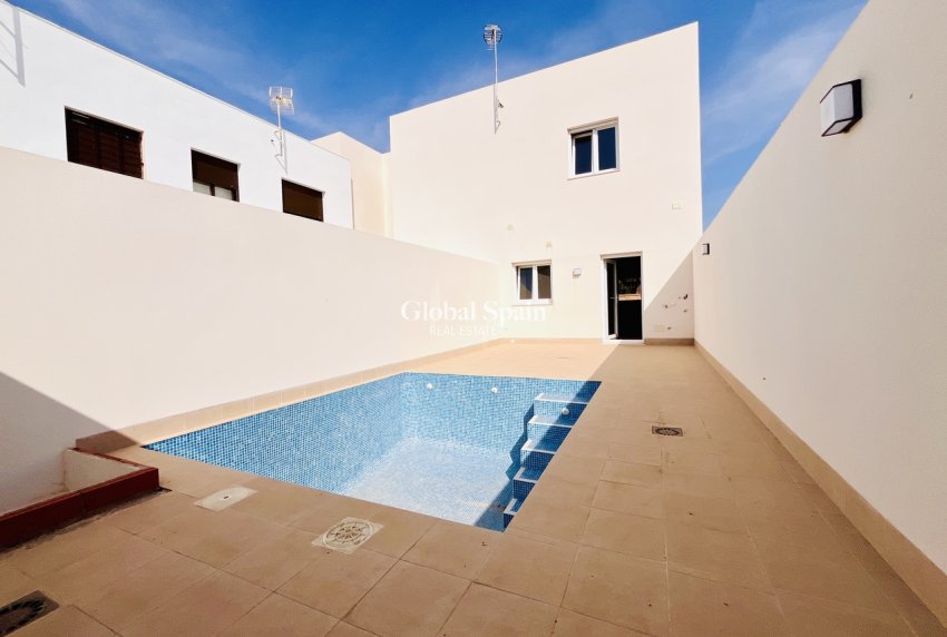 Venta - CASA -
PILAR DE LA HORADADA - Costa Blanca