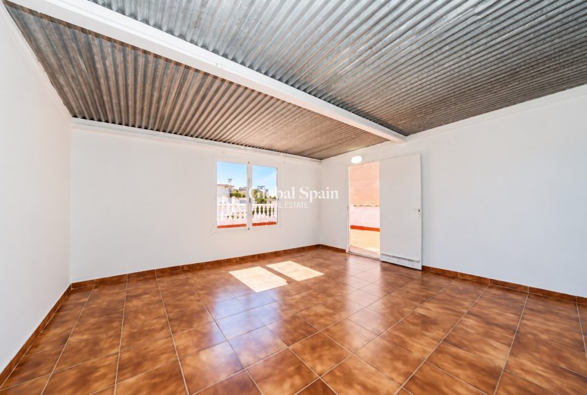 Venta - CASA -
PILAR DE LA HORADADA - Costa Blanca
