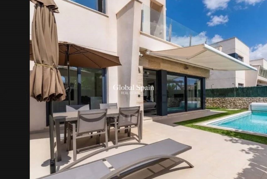 Venta - CASA -
PILAR DE LA HORADADA - Playa de las Higuericas