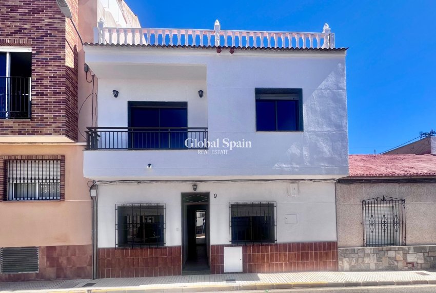 Venta - CASA -
PILAR DE LA HORADADA - Zona Pueblo