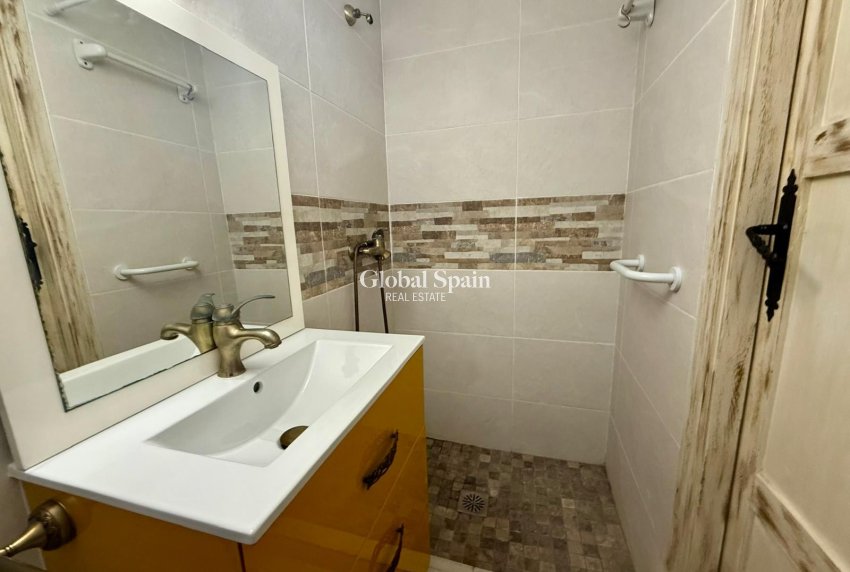 Venta - Casa -
Piles - Pueblo