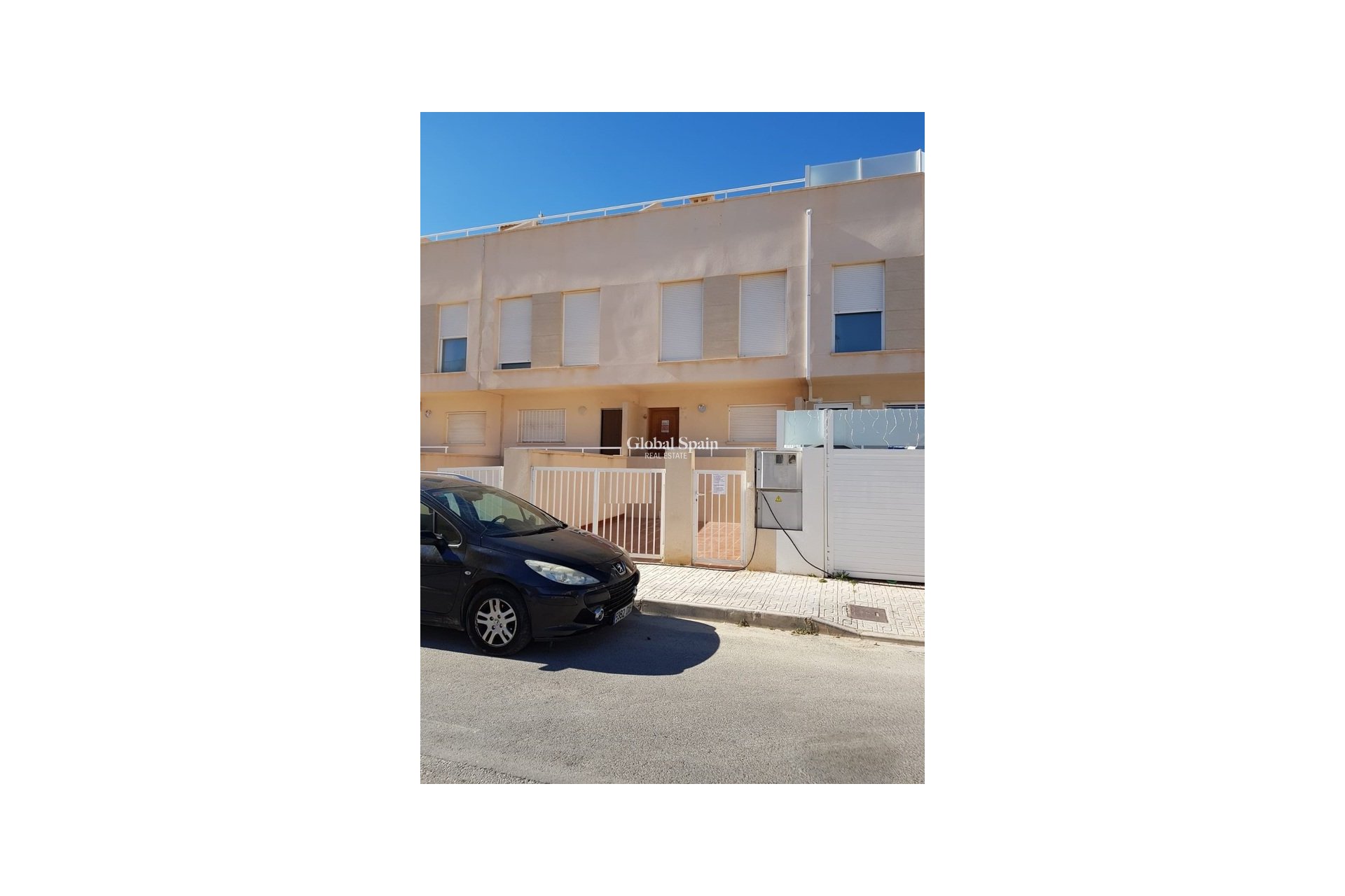 Venta - CASA -
PLAYA FLAMENCA - Costa Blanca