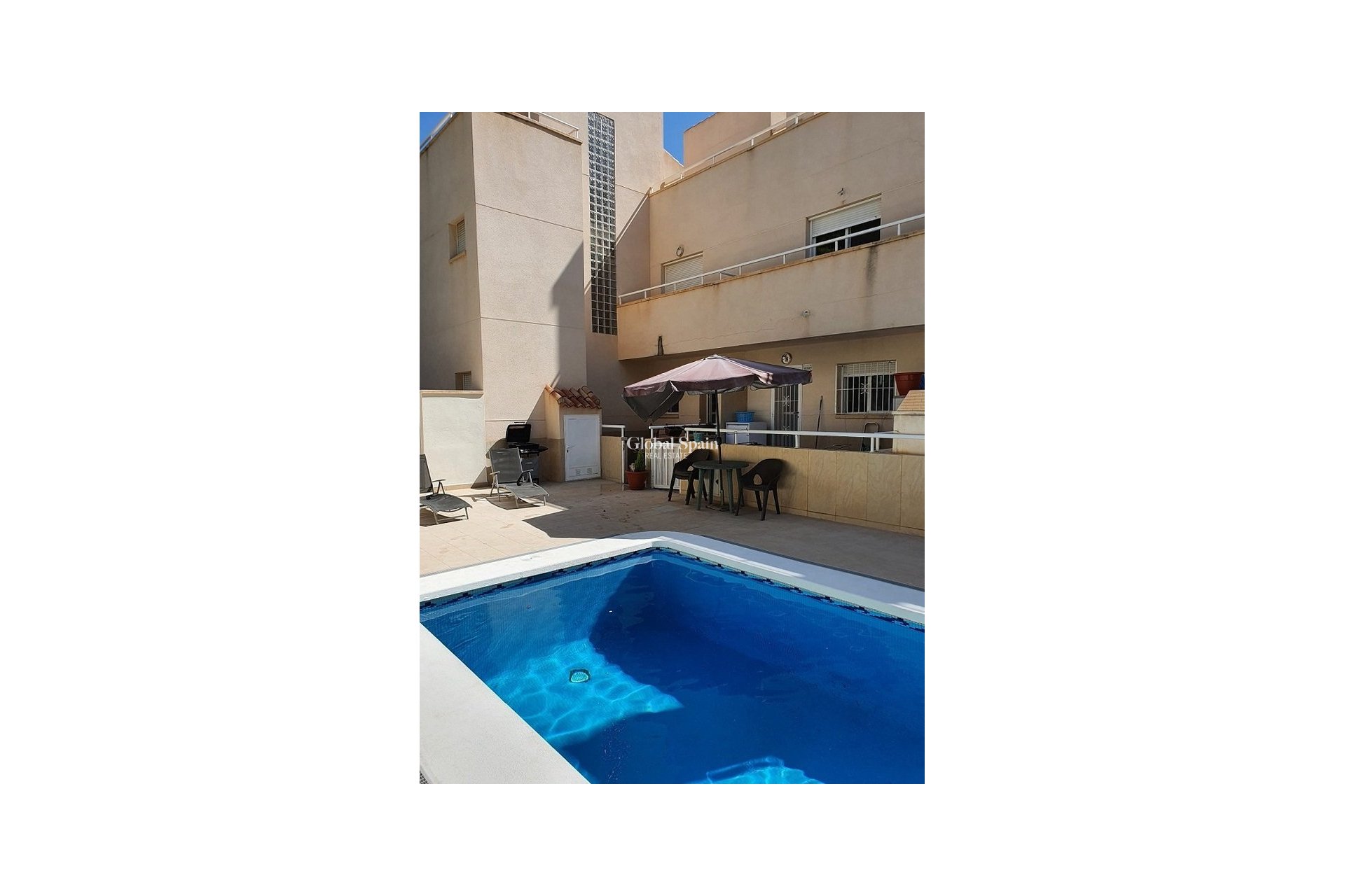 Venta - CASA -
PLAYA FLAMENCA - Costa Blanca