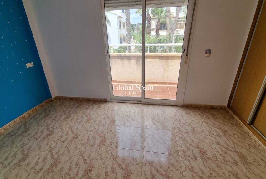 Venta - CASA -
PLAYA FLAMENCA - Costa Blanca