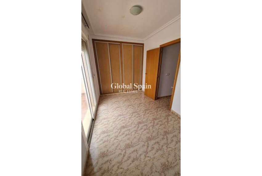 Venta - CASA -
PLAYA FLAMENCA - Costa Blanca