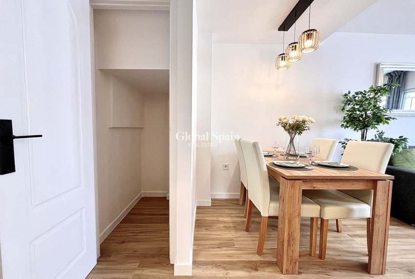 Venta - CASA -
PLAYA FLAMENCA - Costa Blanca