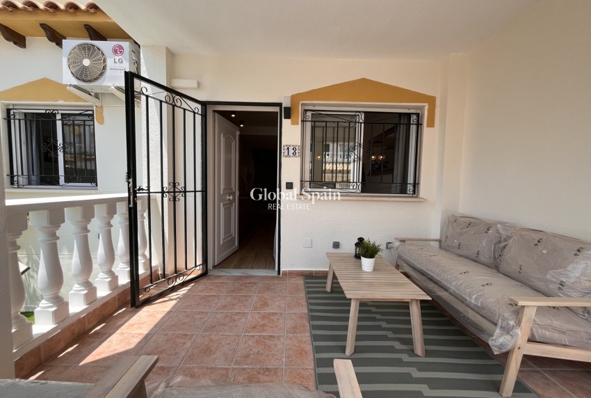 Venta - CASA -
PLAYA FLAMENCA - Costa Blanca