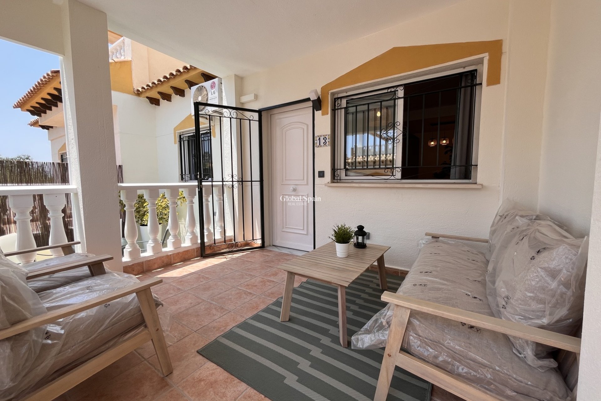 Venta - CASA -
PLAYA FLAMENCA - Costa Blanca