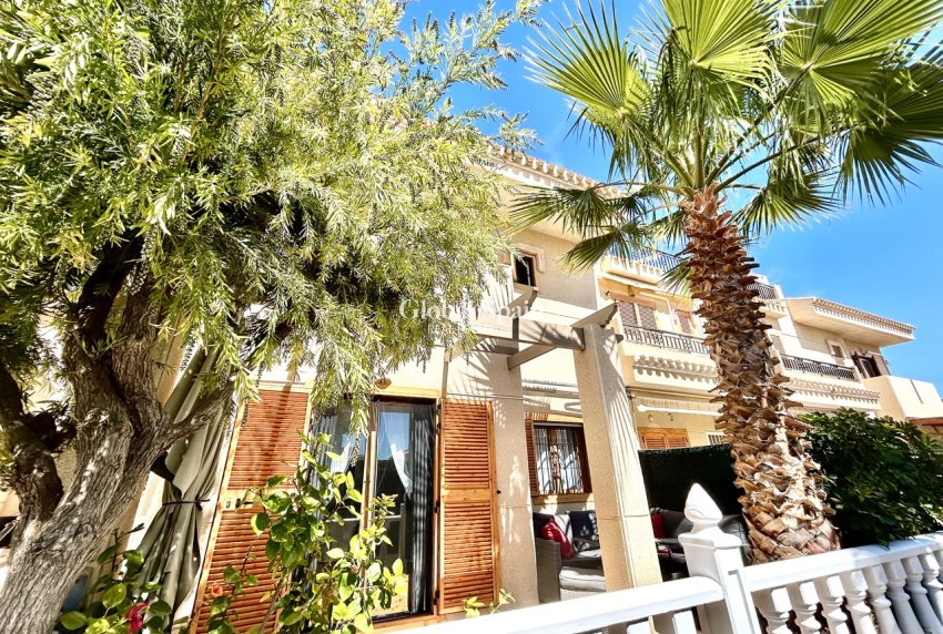 Venta - CASA -
PLAYA FLAMENCA - Costa Blanca