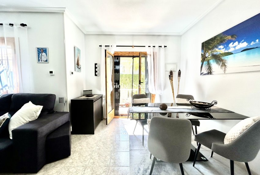 Venta - CASA -
PLAYA FLAMENCA - Costa Blanca