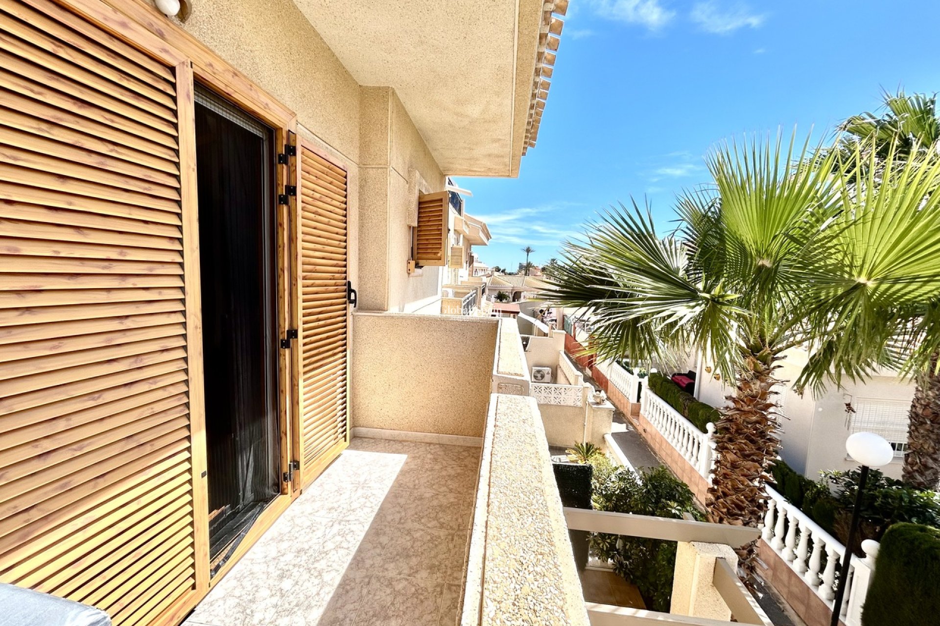 Venta - CASA -
PLAYA FLAMENCA - Costa Blanca