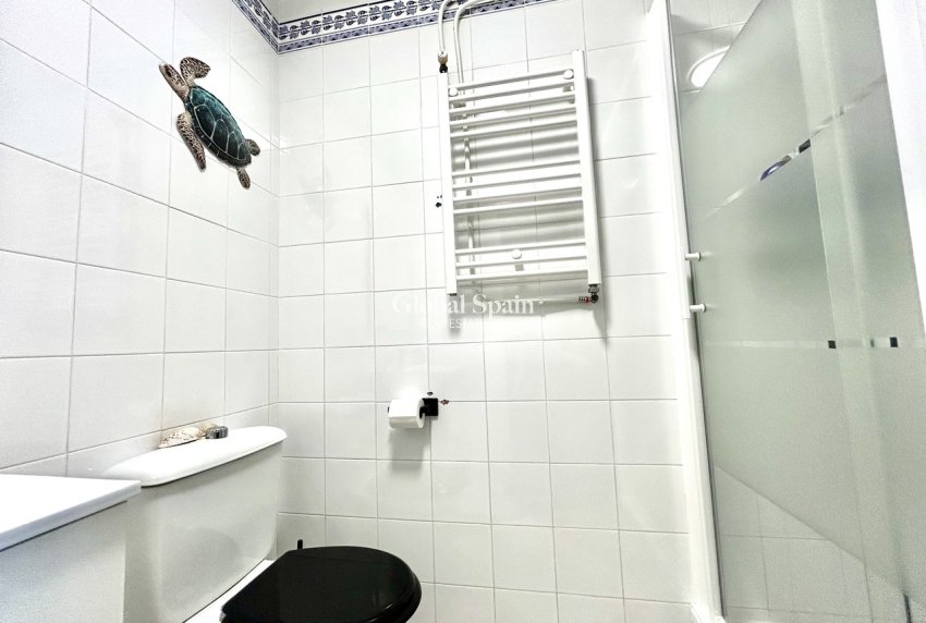 Venta - CASA -
PLAYA FLAMENCA - Costa Blanca