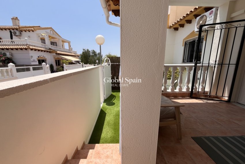 Venta - CASA -
PLAYA FLAMENCA - Costa Blanca