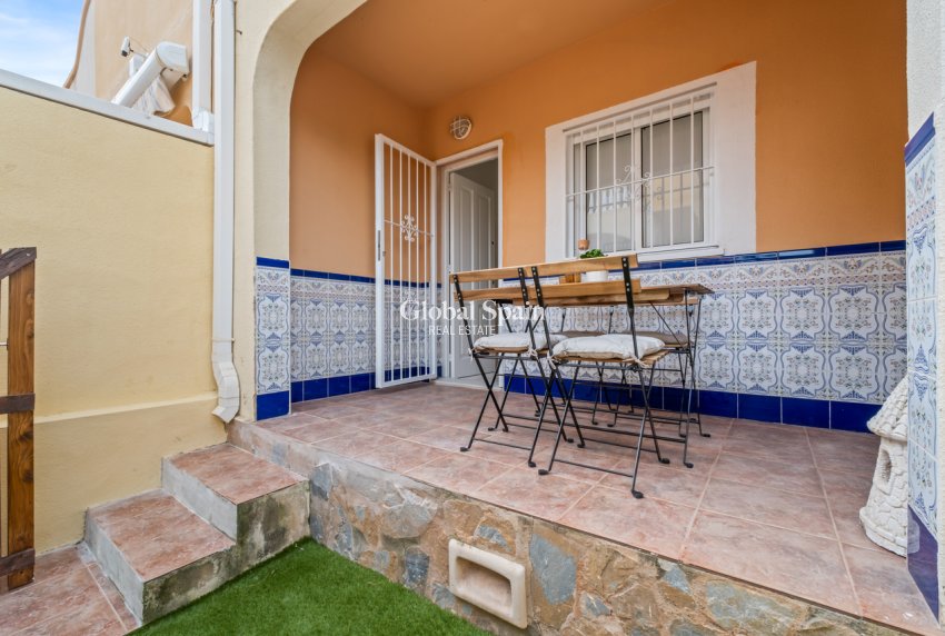 Venta - CASA -
PLAYA FLAMENCA - Costa Blanca