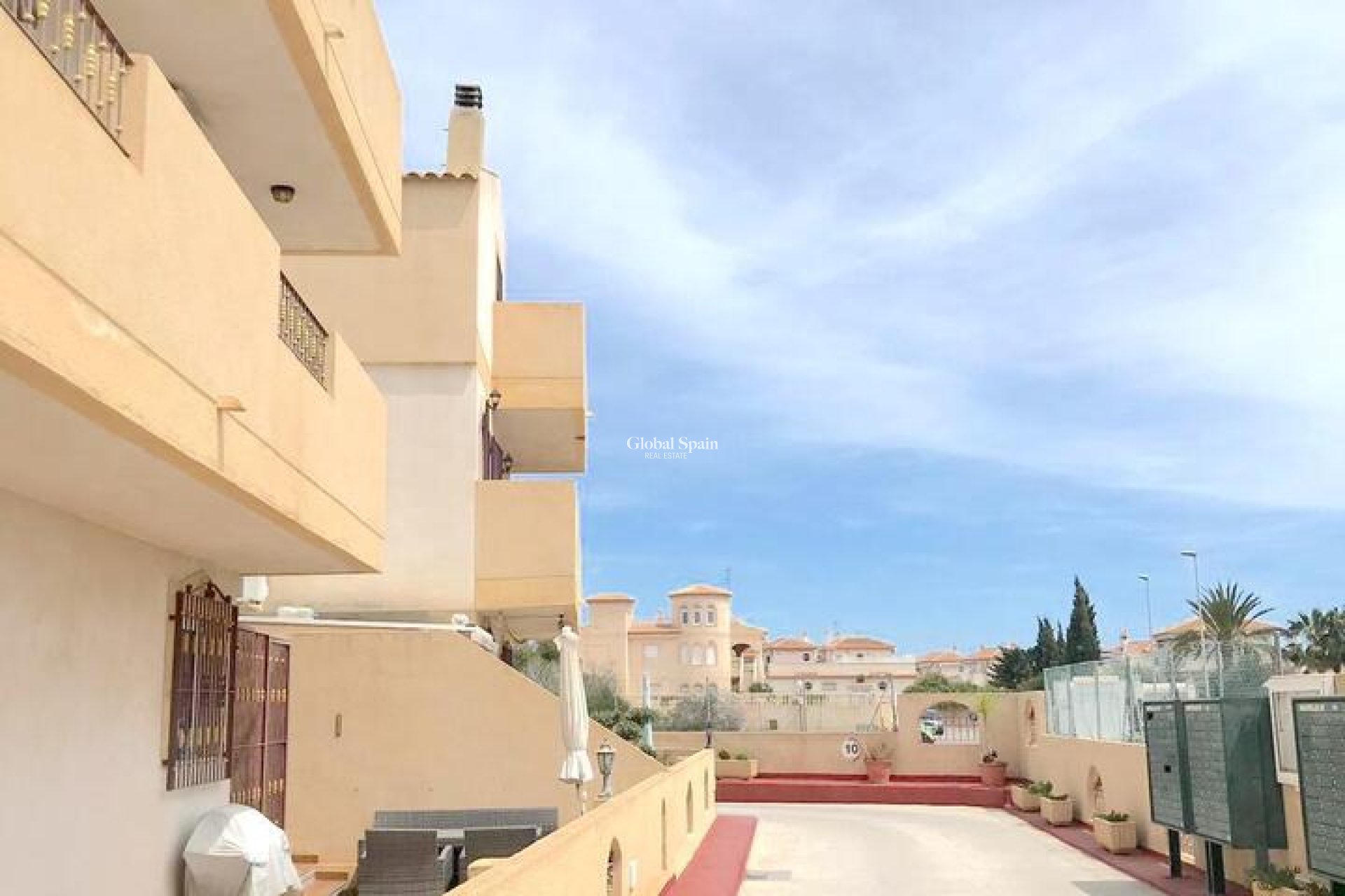 Venta - CASA -
PLAYA FLAMENCA - Costa Blanca