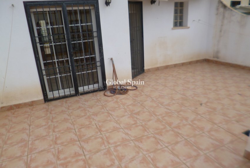 Venta - CASA -
PLAYA FLAMENCA - Costa Blanca