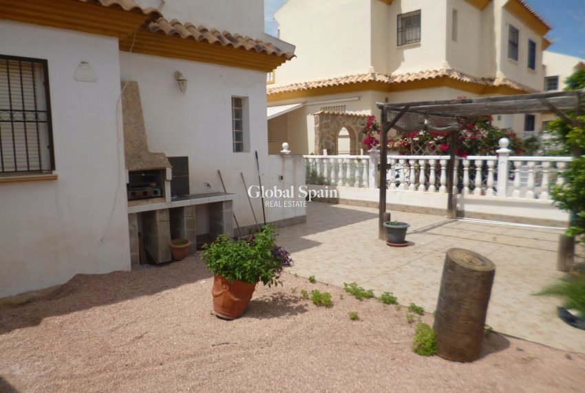 Venta - CASA -
PLAYA FLAMENCA - Costa Blanca