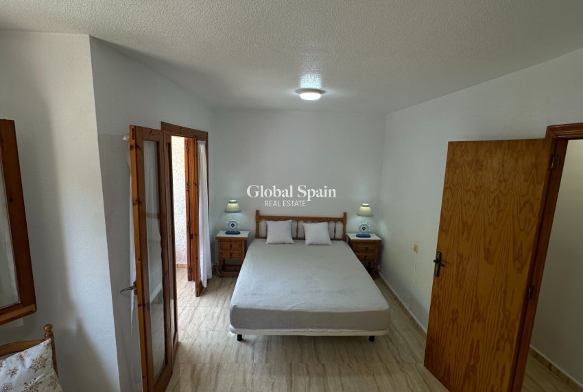 Venta - CASA -
PLAYA FLAMENCA - Costa Blanca