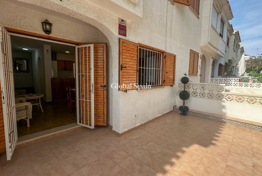 Venta - CASA -
PLAYA FLAMENCA - Costa Blanca