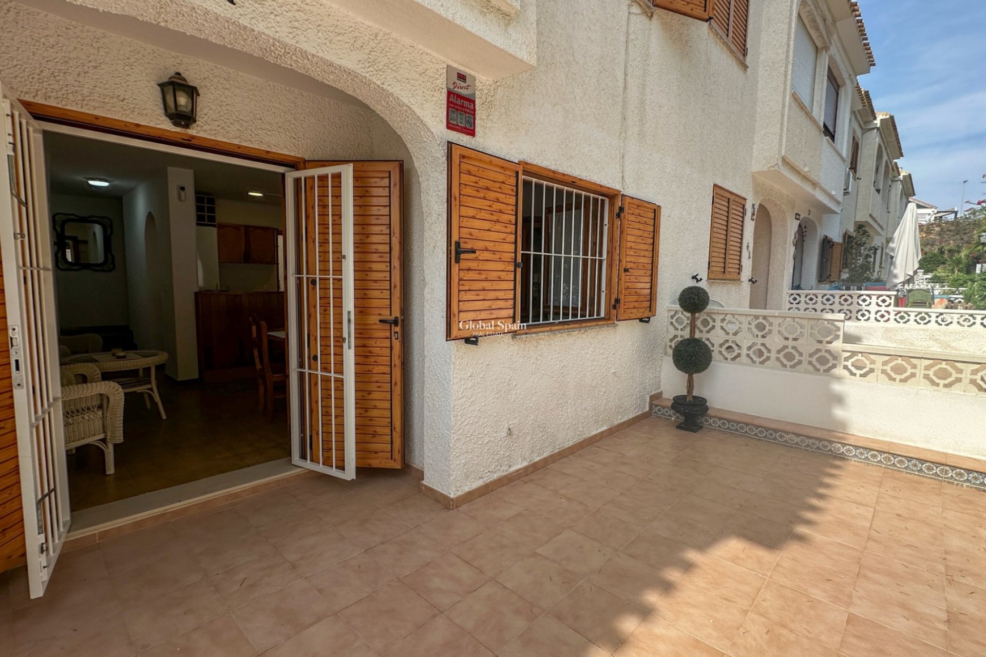 Venta - CASA -
PLAYA FLAMENCA - Costa Blanca