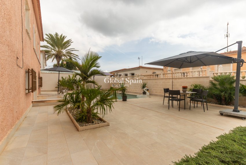 Venta - CASA -
PUNTA PRIMA - Costa Blanca