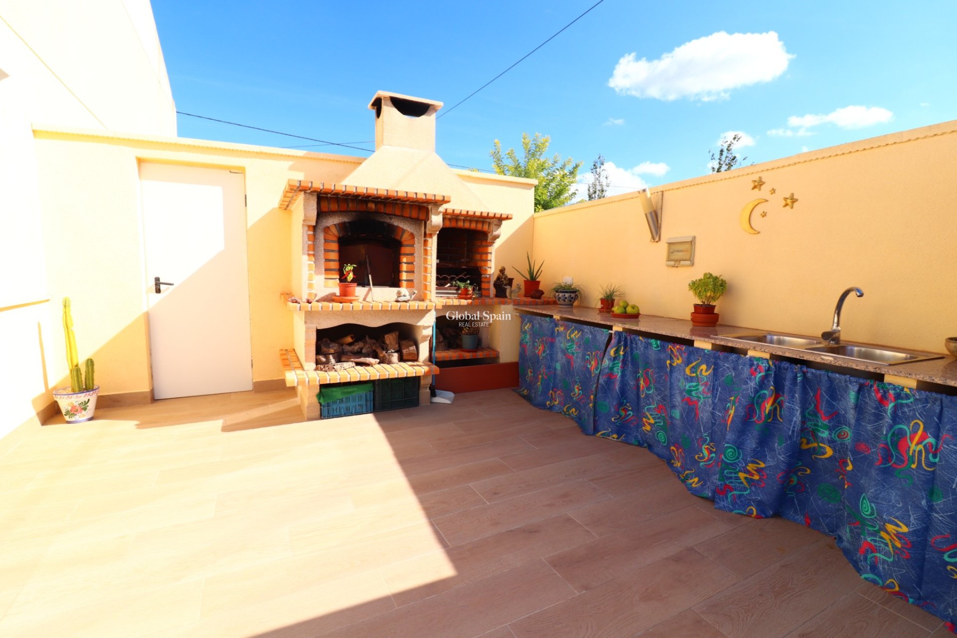 Venta - CASA -
Rafal - El Mudamiento