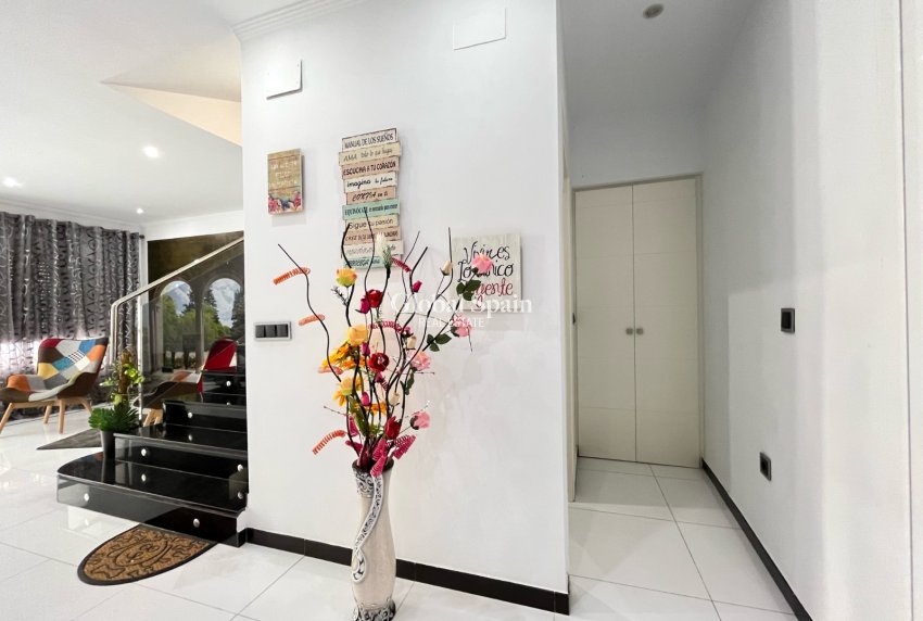 Venta - Casa -
Rafelcofer - Centro