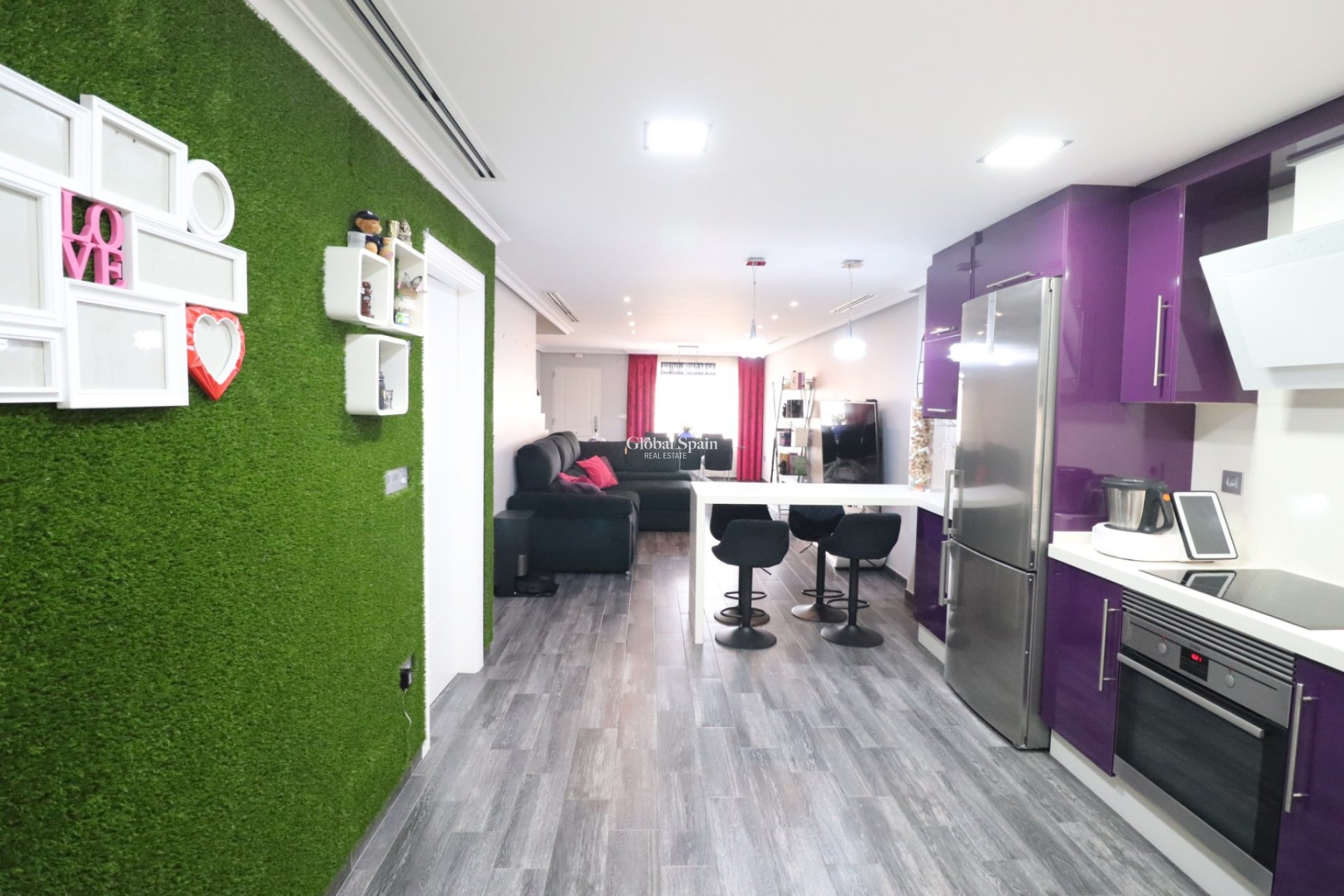 Venta - CASA -
Redovan - Redovan - Town