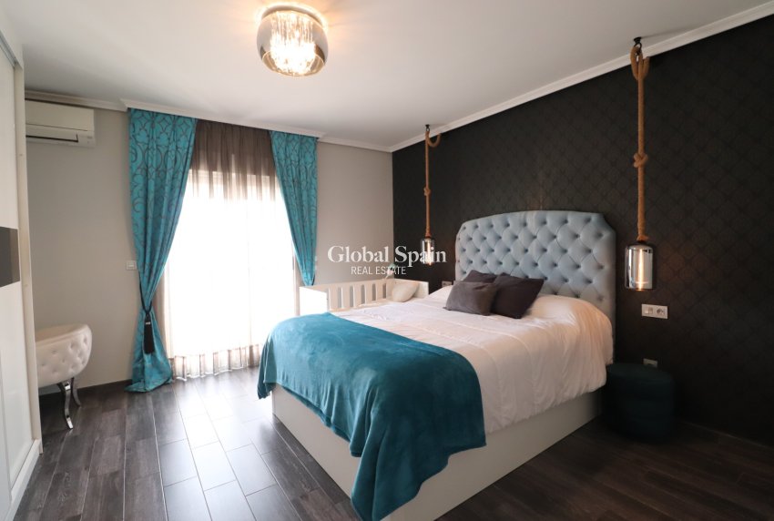 Venta - CASA -
Redovan - Redovan - Town
