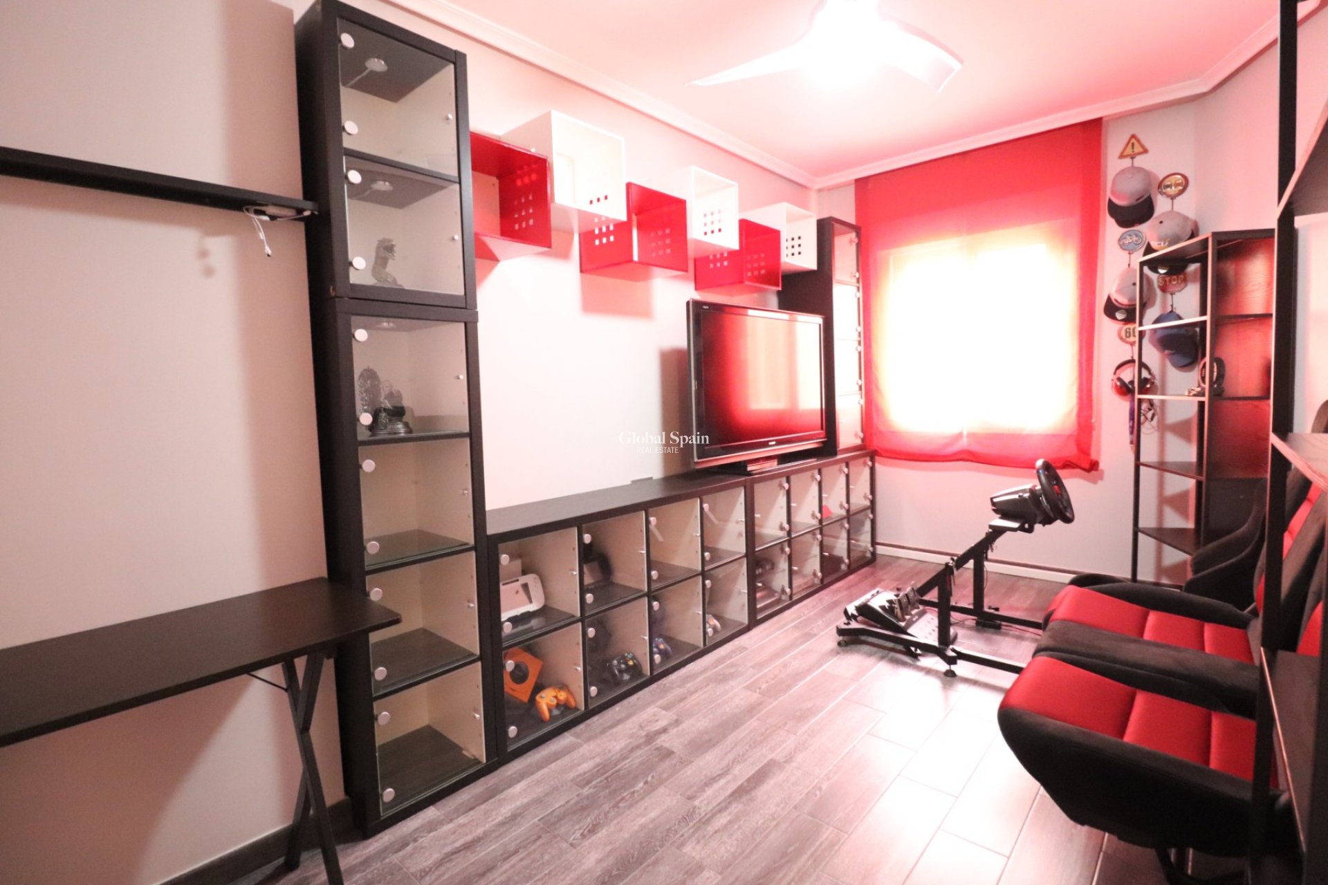 Venta - CASA -
Redovan - Redovan - Town