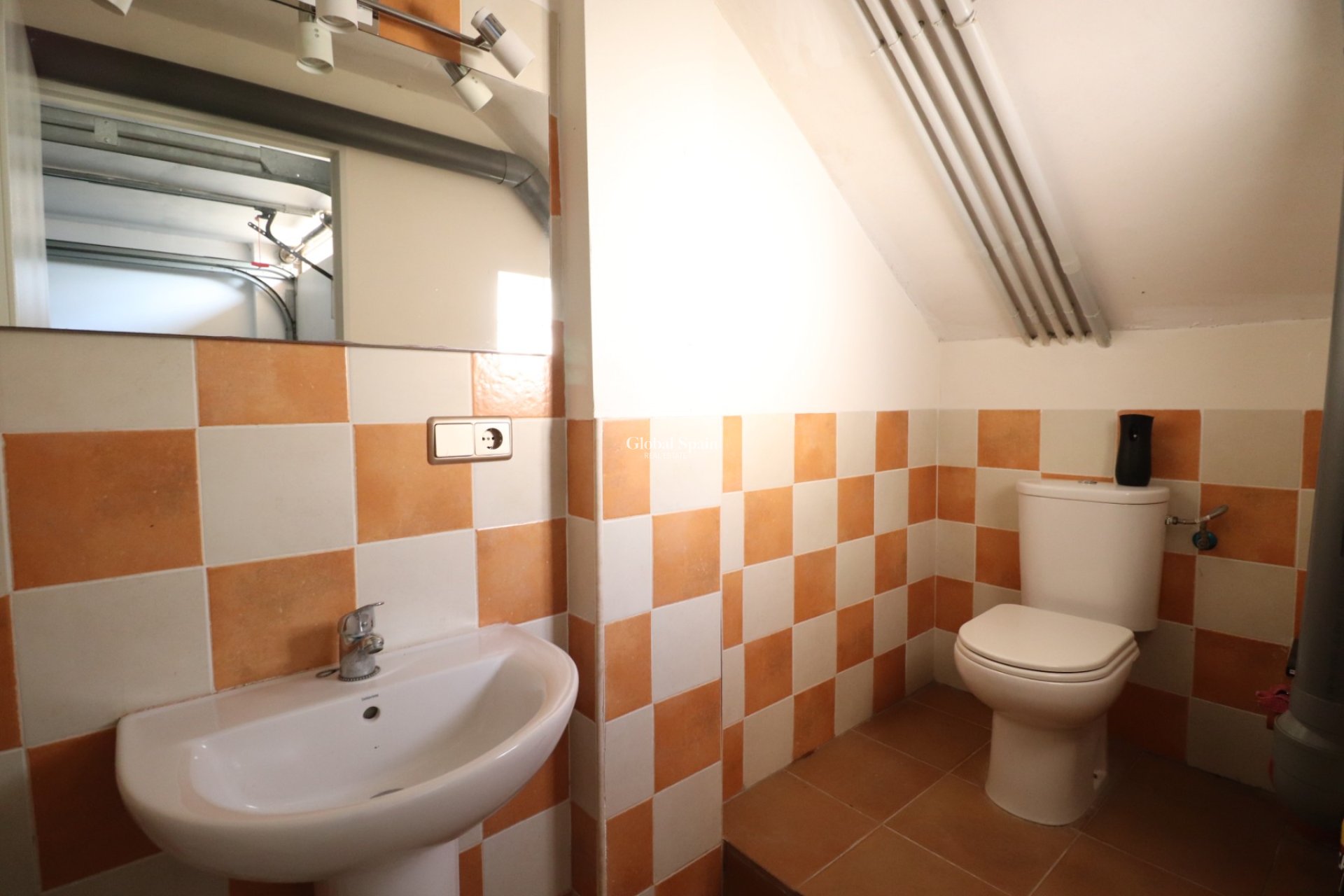 Venta - CASA -
Redovan - Redovan - Town