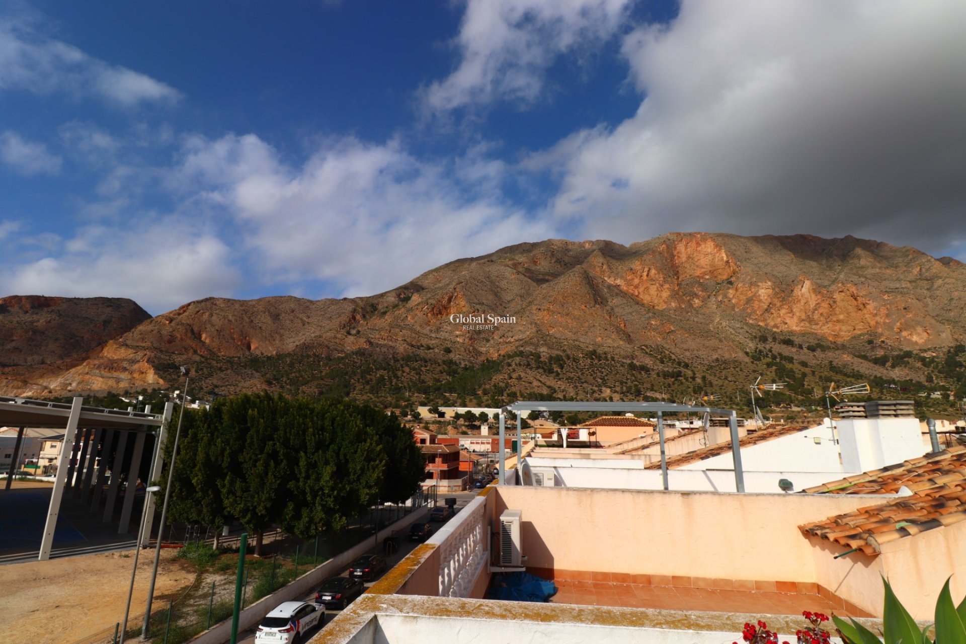 Venta - CASA -
Redovan - Redovan - Town