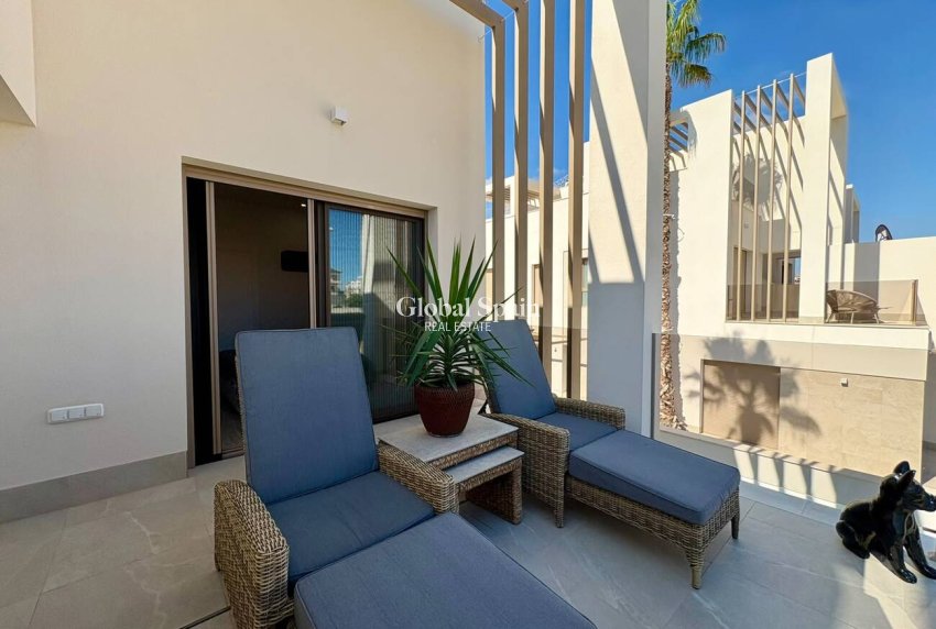 Venta - CASA -
ROJALES - Ciudad Quesada