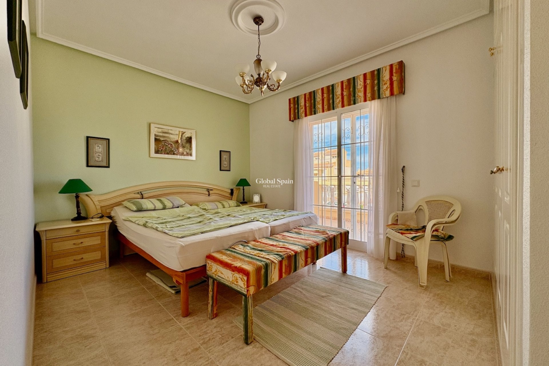 Venta - CASA -
ROJALES - Inland