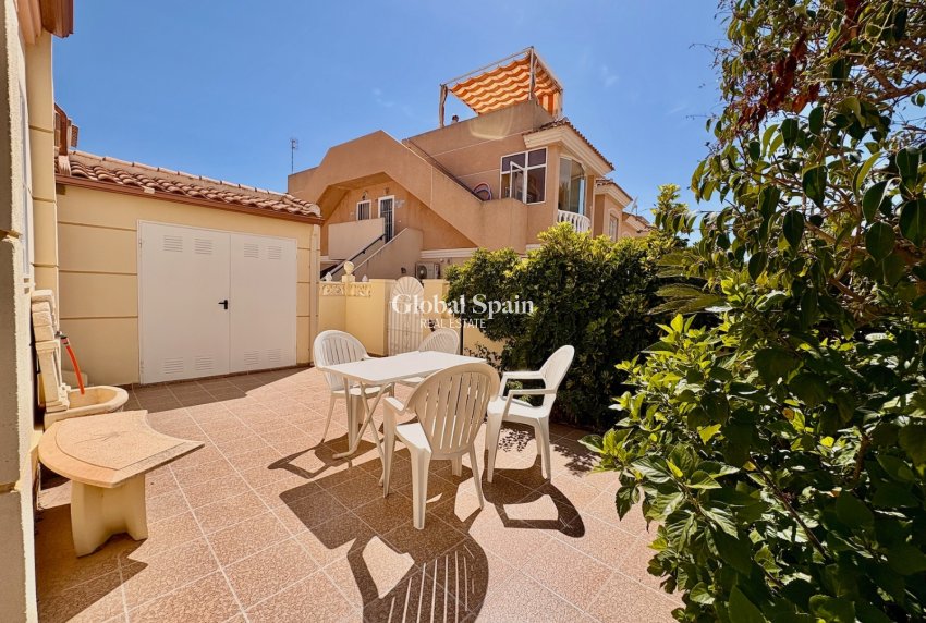 Venta - CASA -
ROJALES - Inland