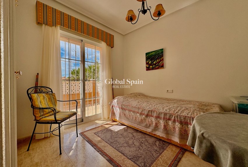 Venta - CASA -
ROJALES - Inland