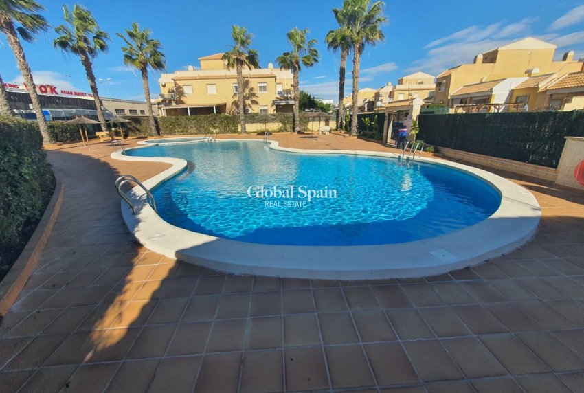 Venta - CASA -
ROJALES - Inland