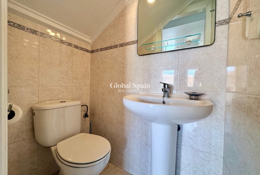 Venta - CASA -
ROJALES - Inland