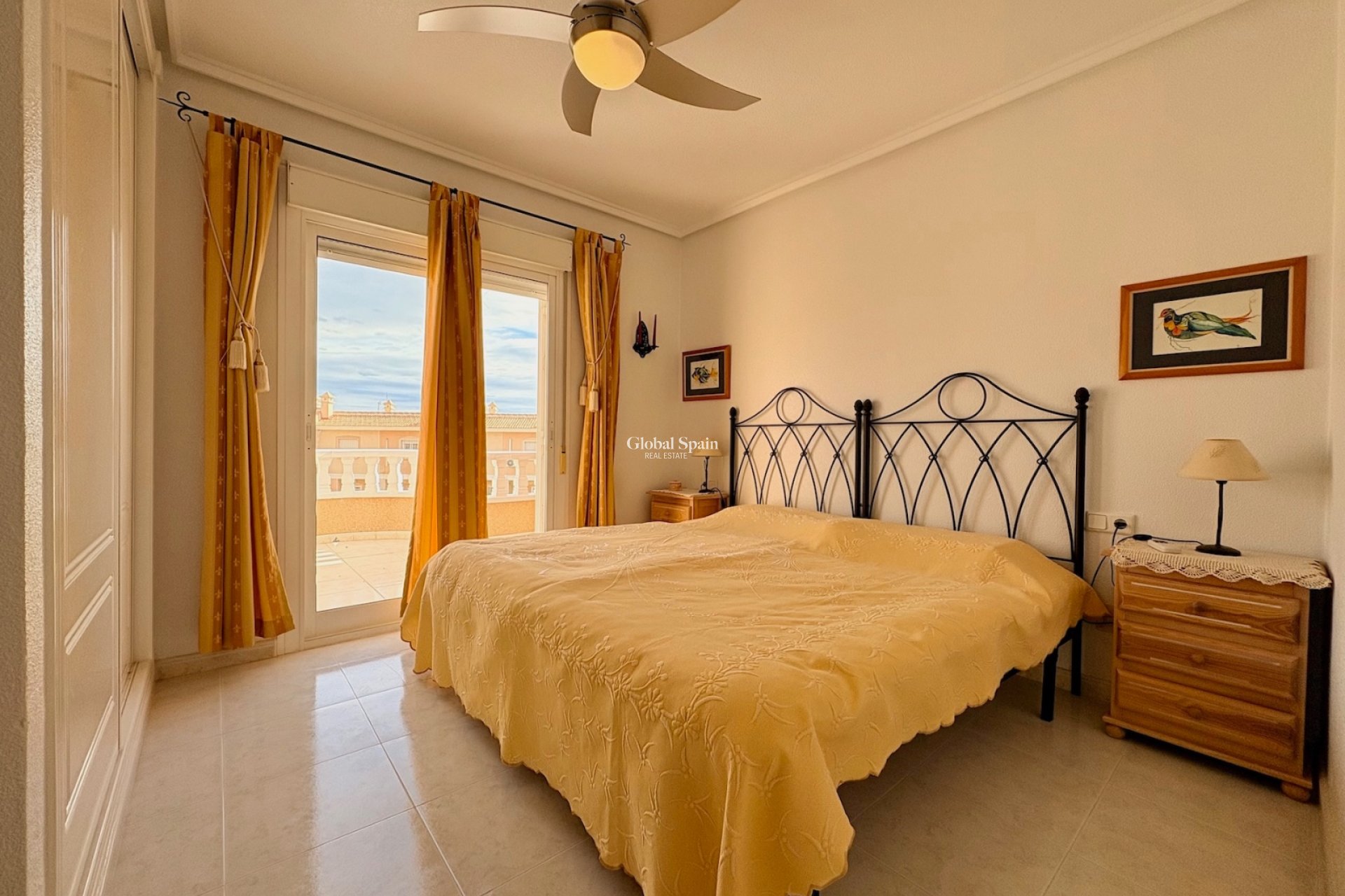 Venta - CASA -
ROJALES - Inland