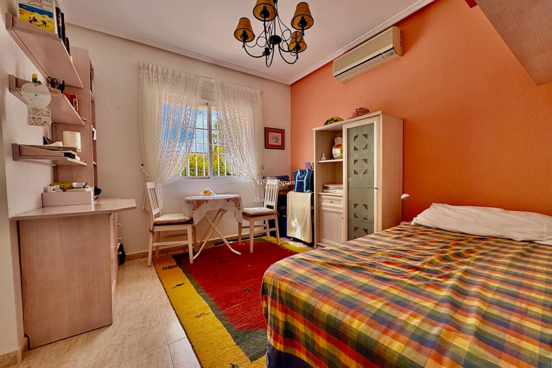 Venta - CASA -
ROJALES - Inland