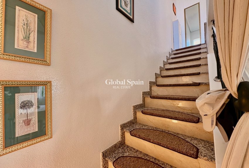 Venta - CASA -
ROJALES - Inland