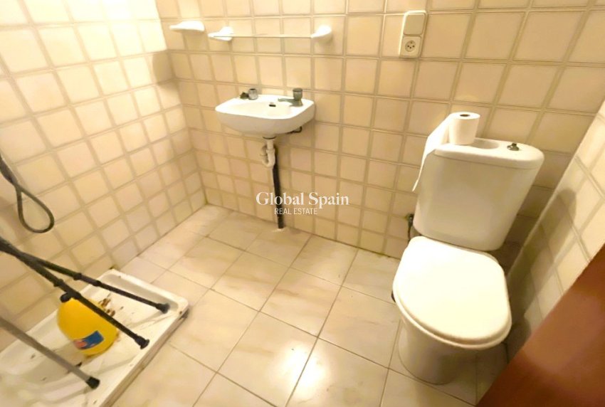 Venta - CASA -
ROJALES - Inland