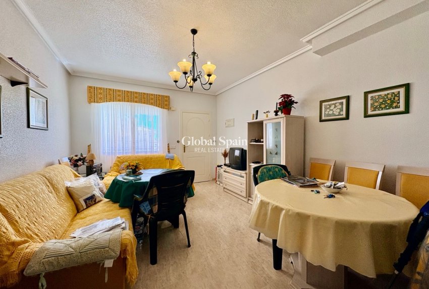 Venta - CASA -
ROJALES - Inland