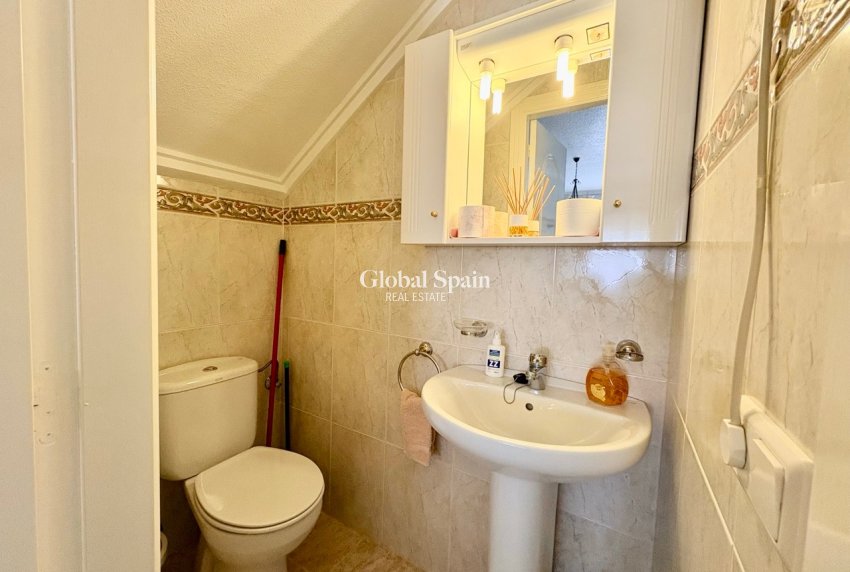 Venta - CASA -
ROJALES - Inland