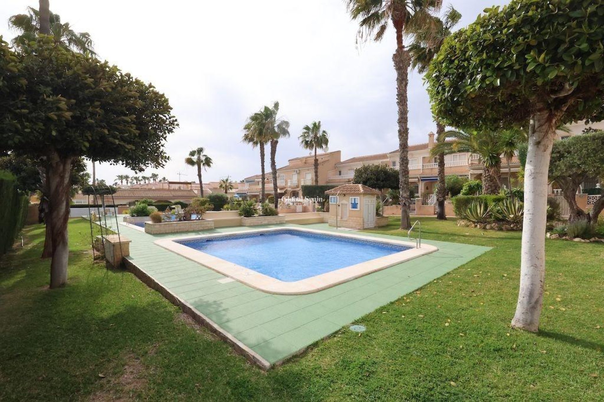 Venta - CASA -
ROJALES - Inland