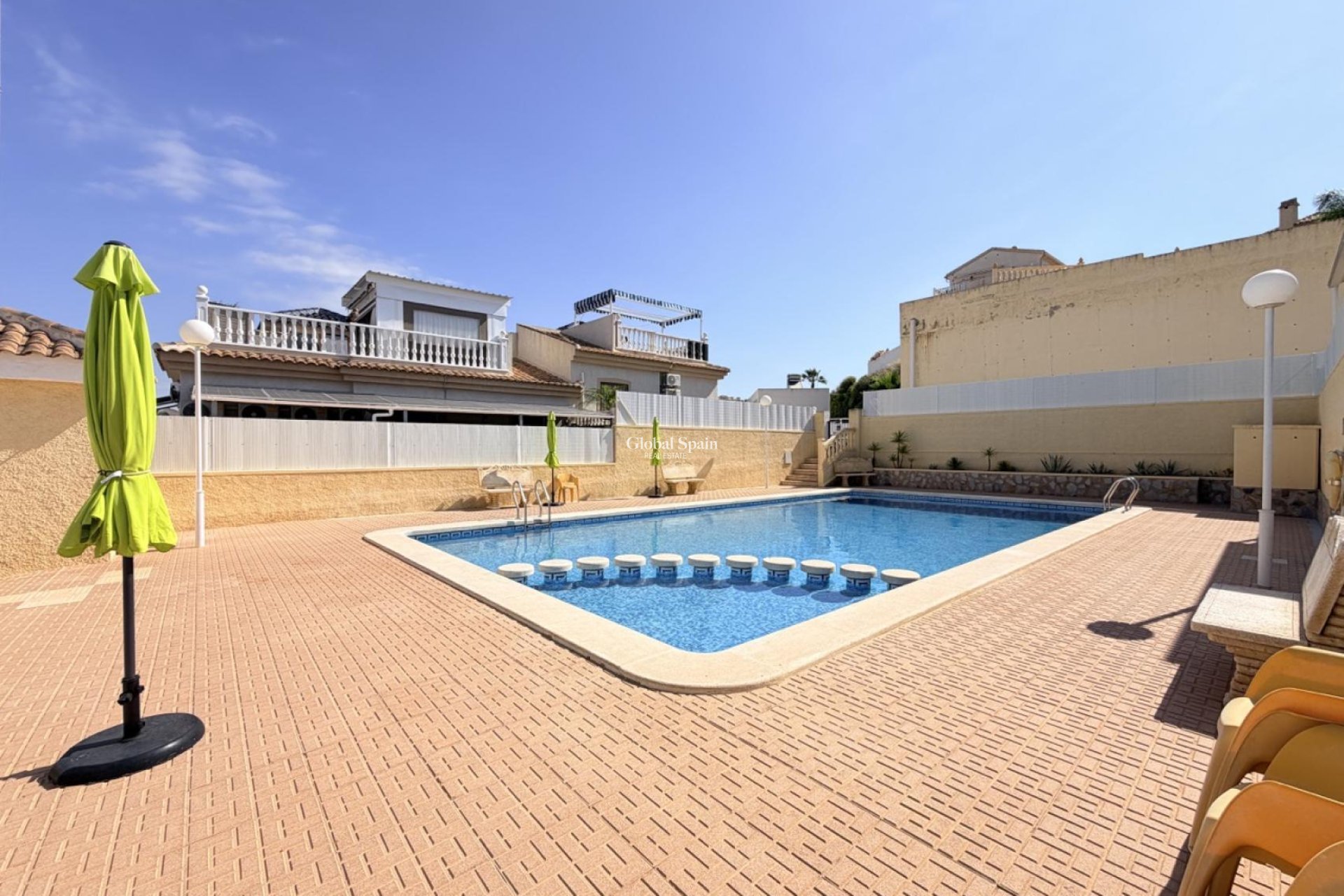 Venta - CASA -
ROJALES - Inland