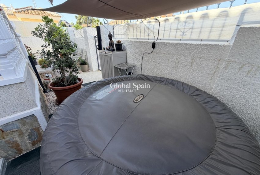 Venta - CASA -
ROJALES - Inland