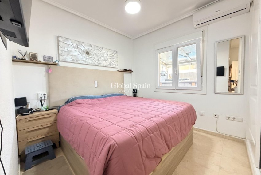 Venta - CASA -
ROJALES - Inland