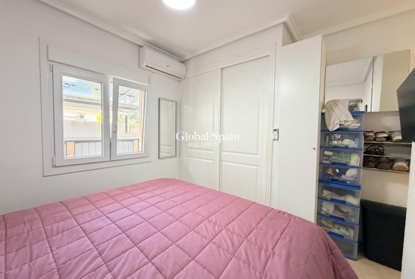 Venta - CASA -
ROJALES - Inland