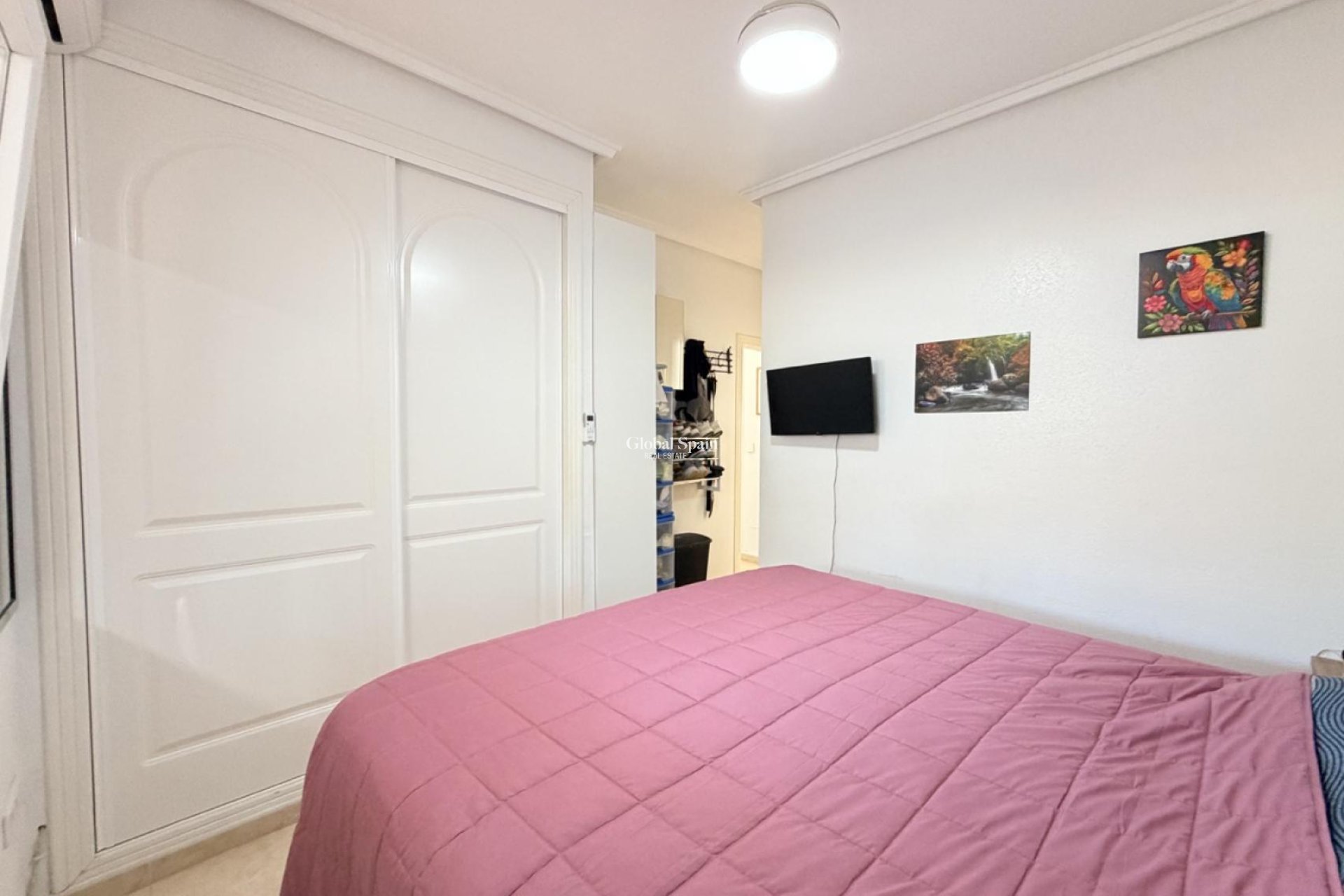 Venta - CASA -
ROJALES - Inland